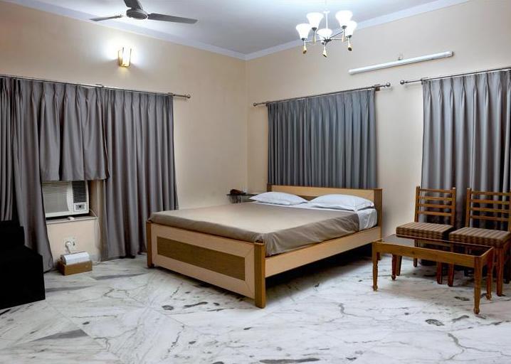 Taru Hotel 3*