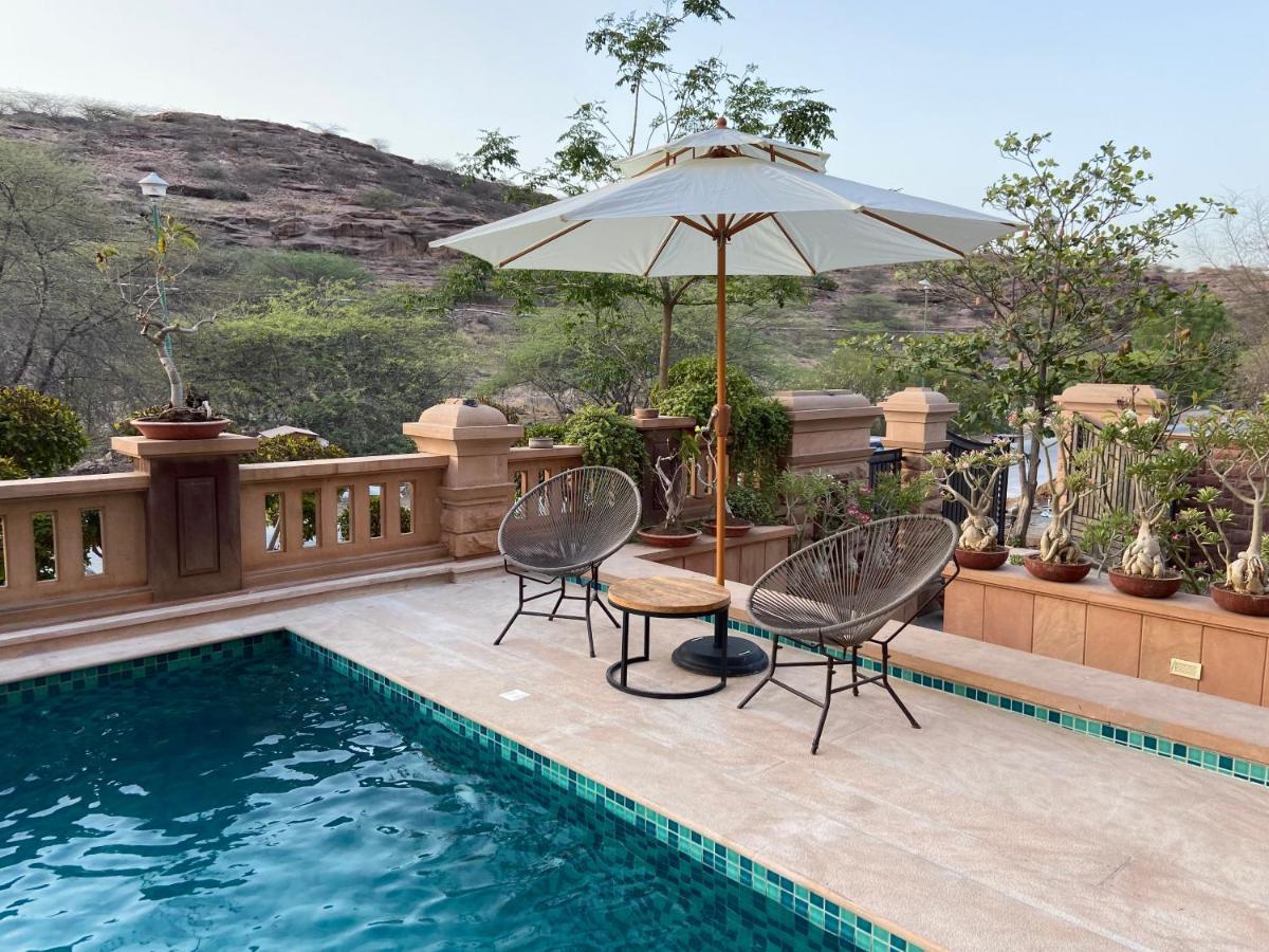 The Almond Tree 3*
