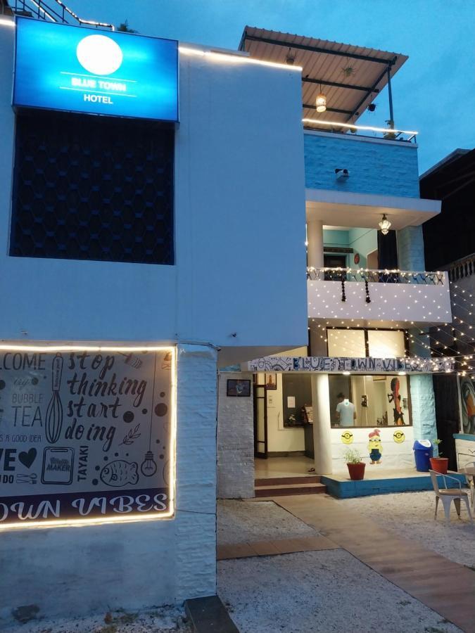 Blue Town & Cafe Homestay