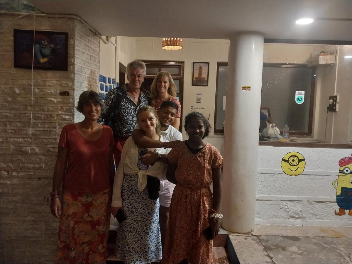 Homestay Blue Town & Cafe *