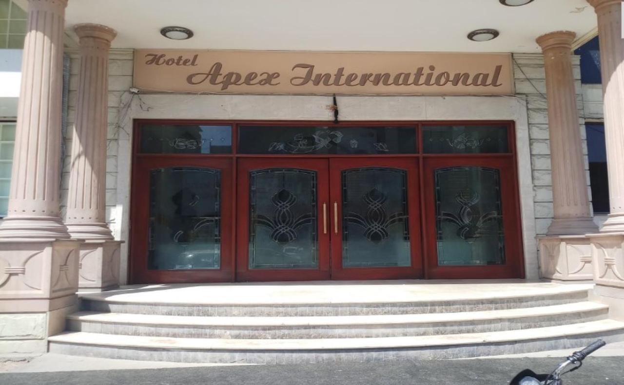 Apex International Hotel 3*