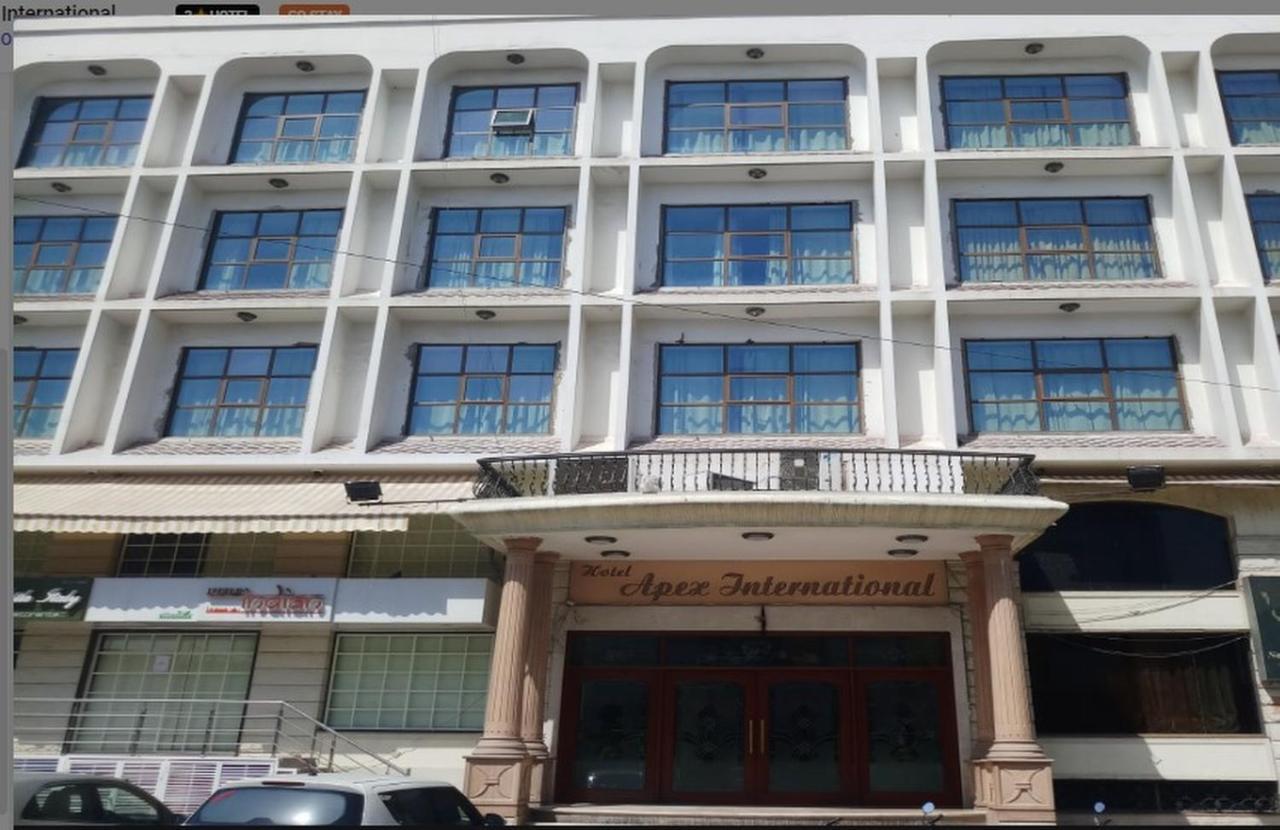 Apex International Hotel 3*