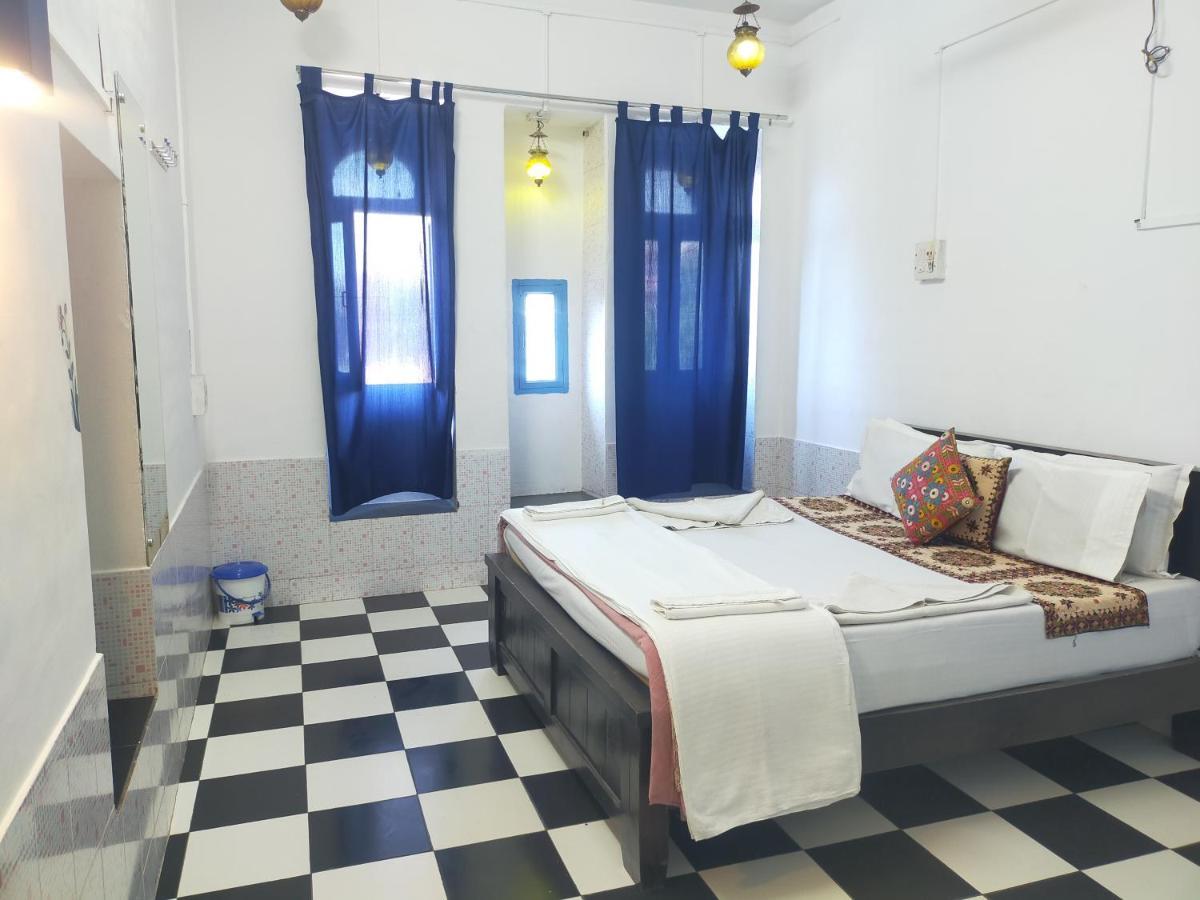 Bed & Breakfast Dylan Cafe And *