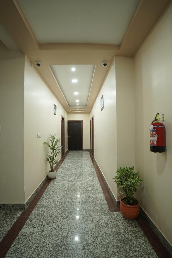 Silver Cloud Hotel 3*