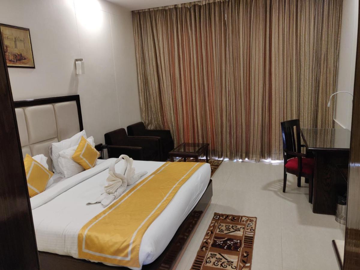 Chandra Imperial 3*