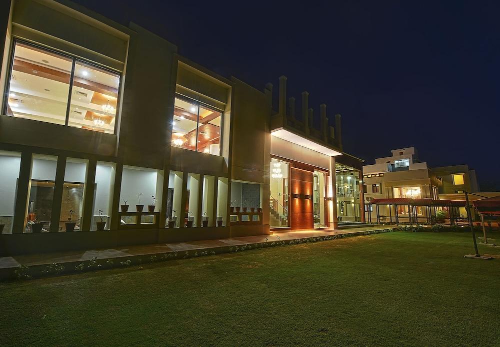 Resort Lariya