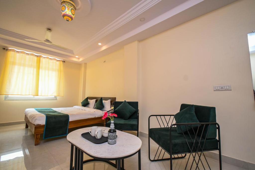 Hotel Raj Residency *