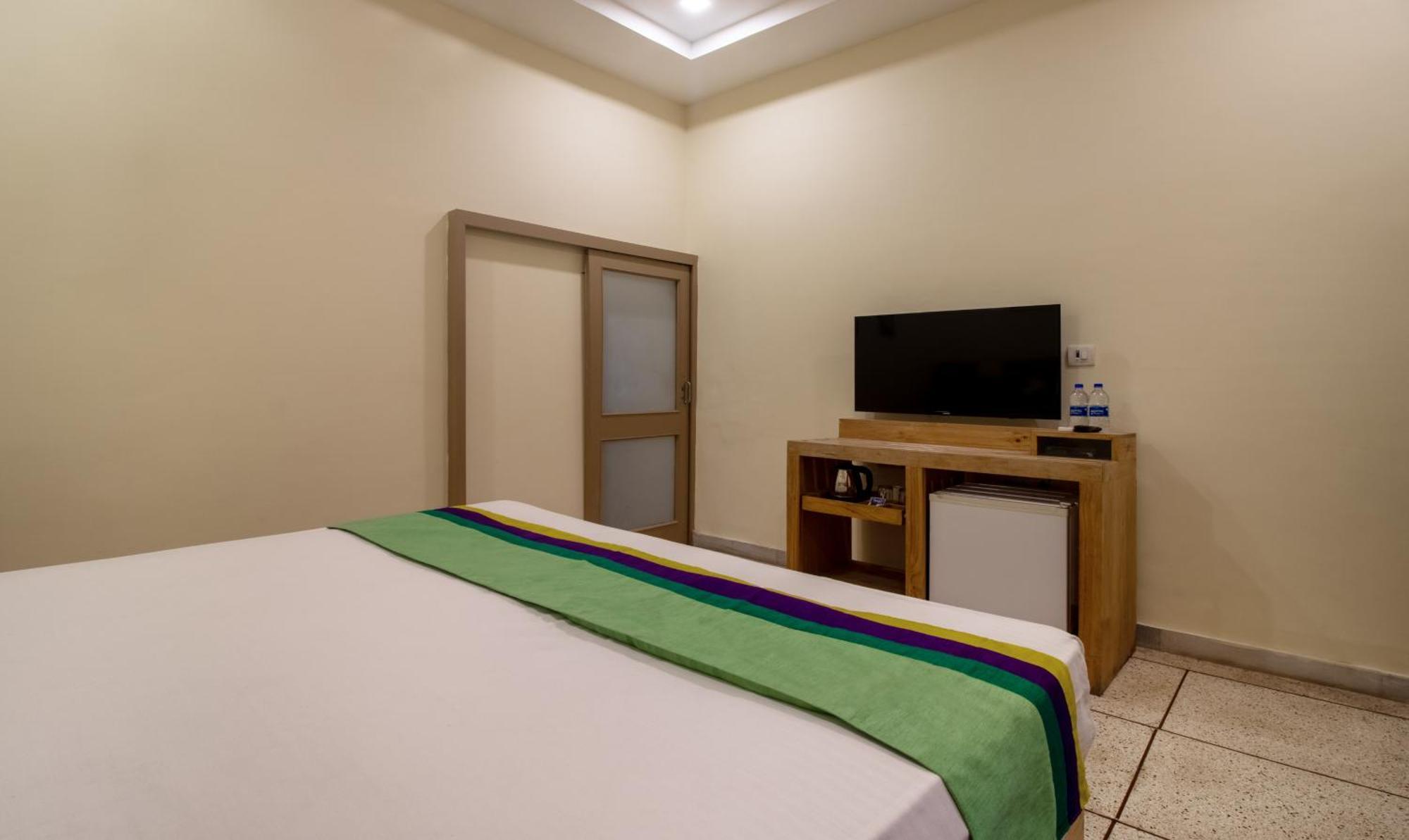 Treebo Megh Niwas, 2 Km From Umaid Bhawan Palace Hotel 3*