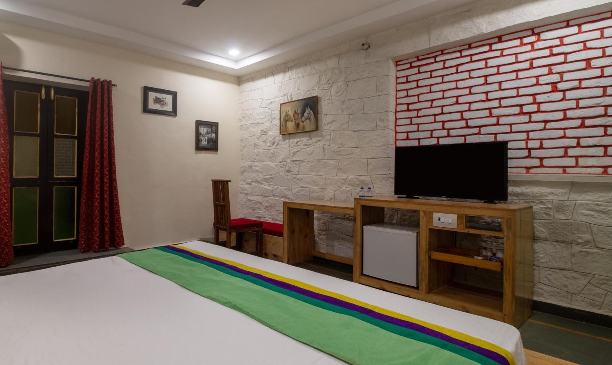 Hotel Treebo Megh Niwas, 2 Km From Umaid Bhawan Palace 3*