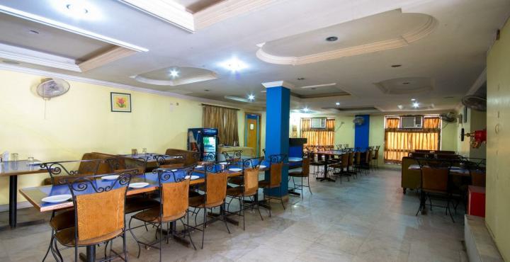 Astoria Hotel 4*