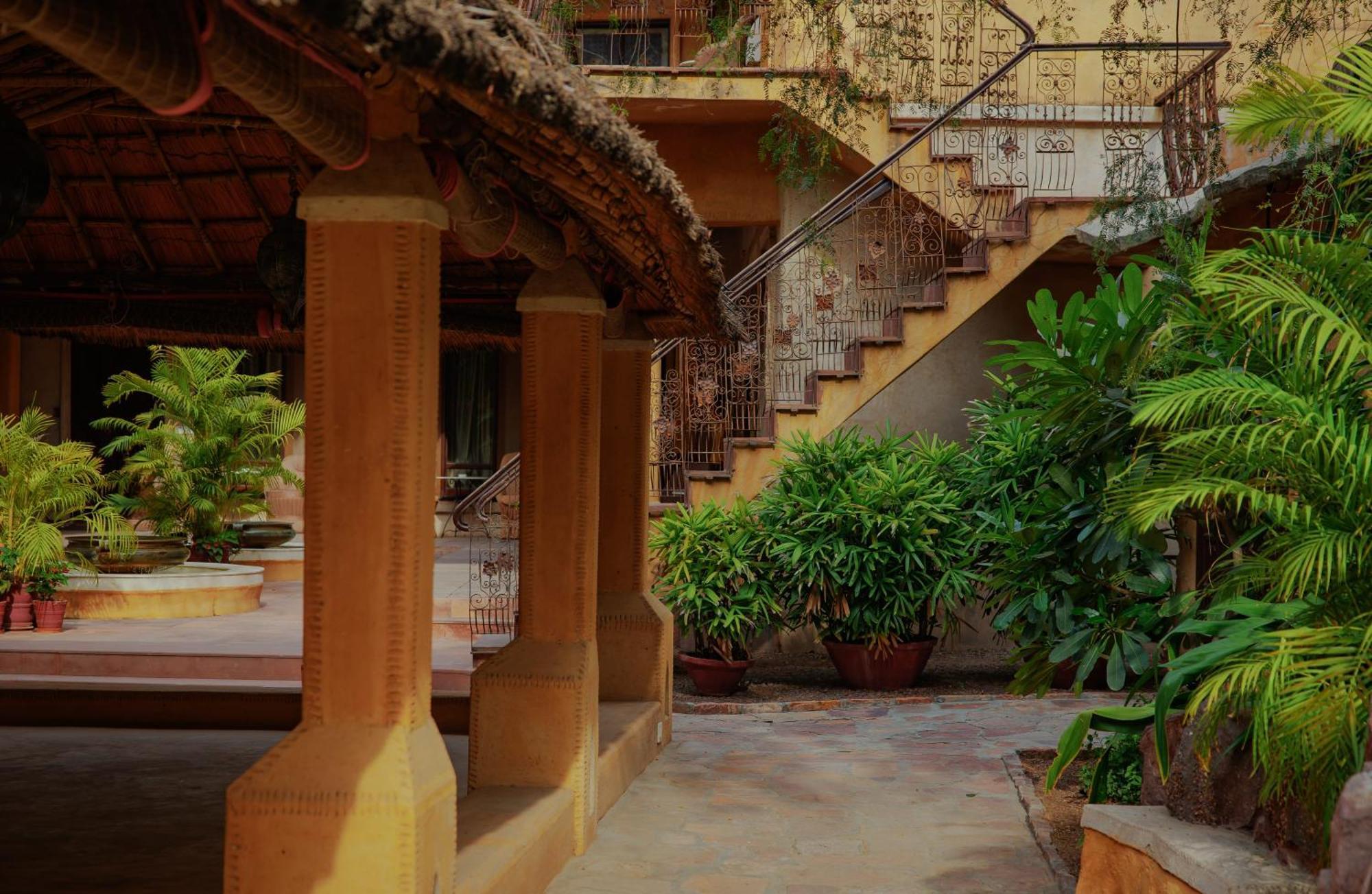 Hotel Ajit Bhawan - A Palace 5*