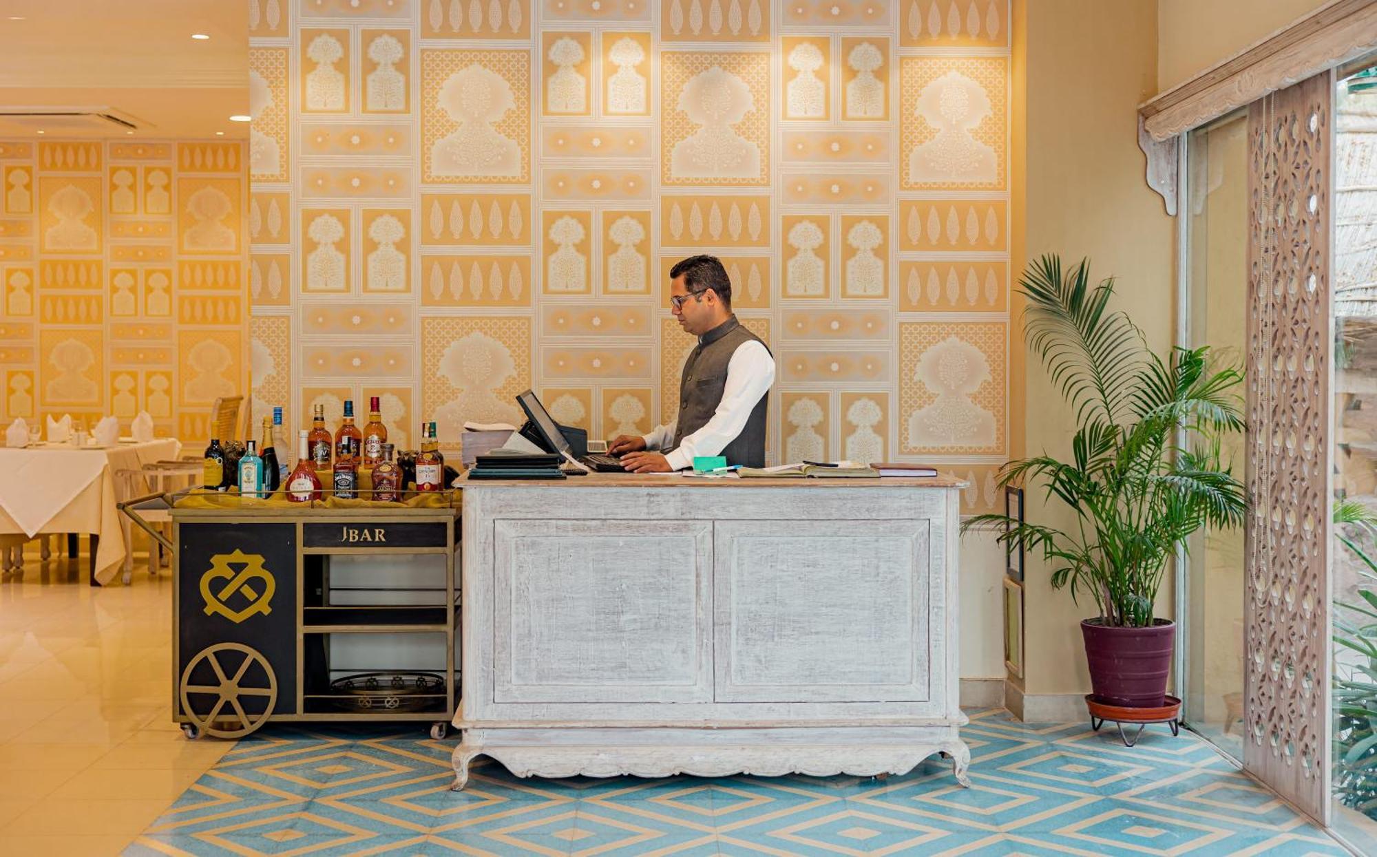 Ajit Bhawan - A Palace 5*
