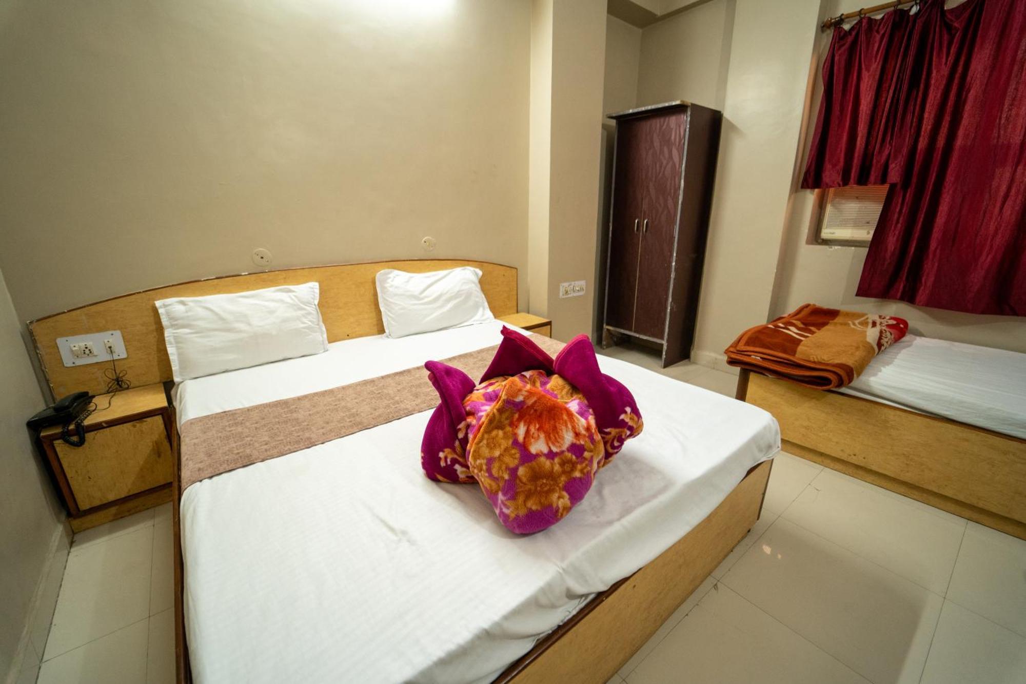 Siddhi Vinayak Hotel