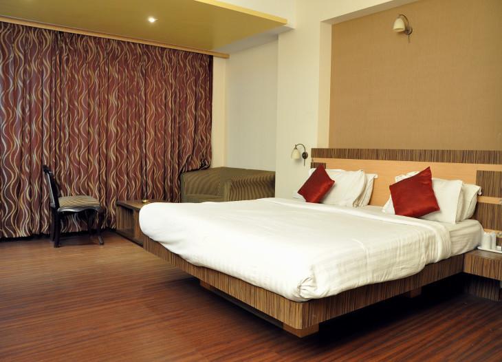 Apex International Hotel 3*