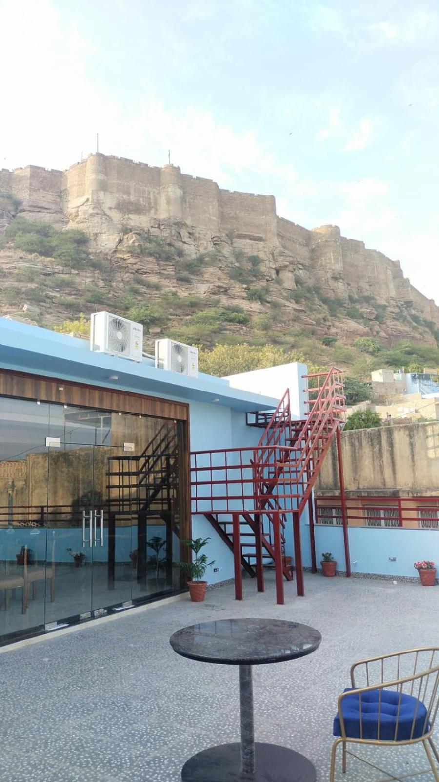 Shiv Hari Heritage Hotel