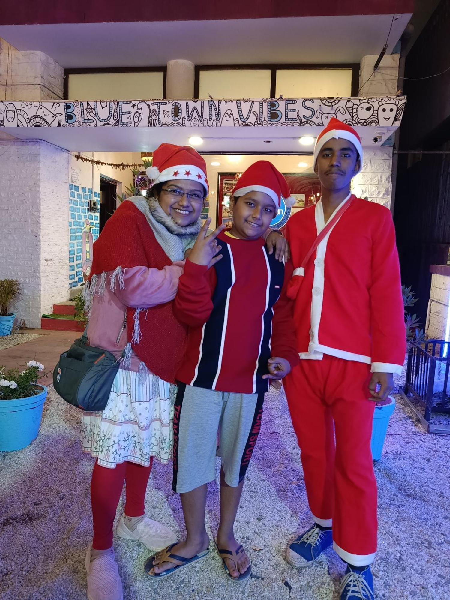 Blue Town & Cafe Homestay *