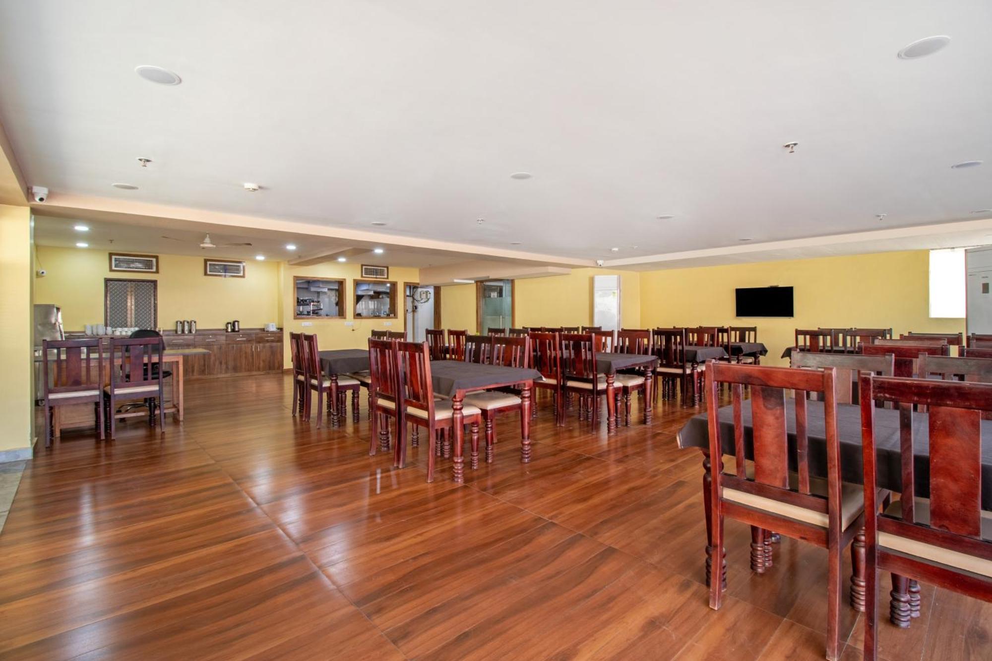 Treebo Sonal Palace, Near Umaid Bhawan Palace 3*
