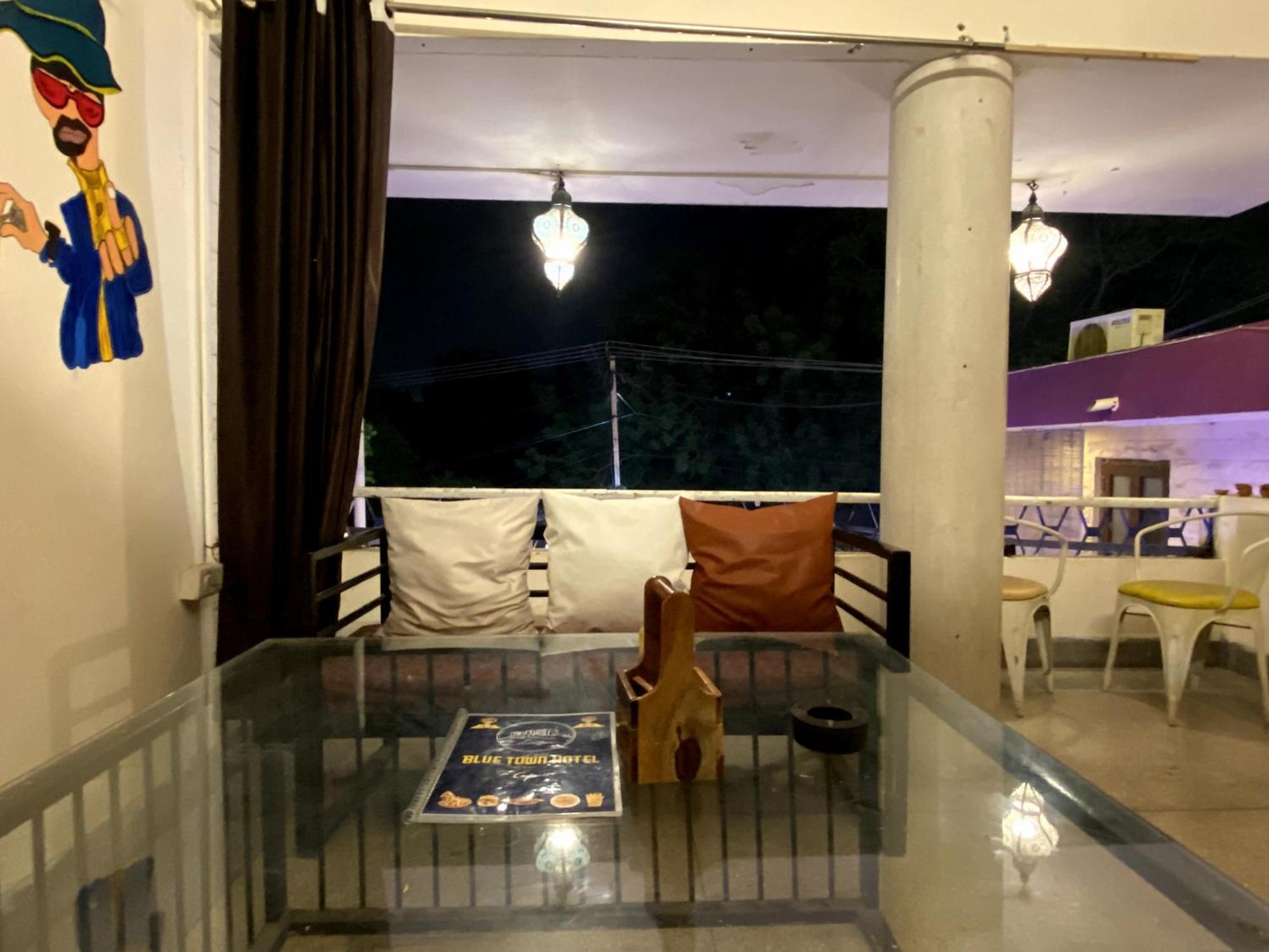 Blue Town & Cafe Homestay *