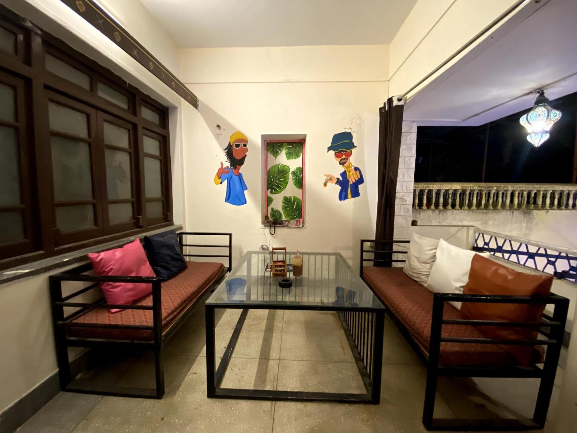 Homestay Blue Town & Cafe *