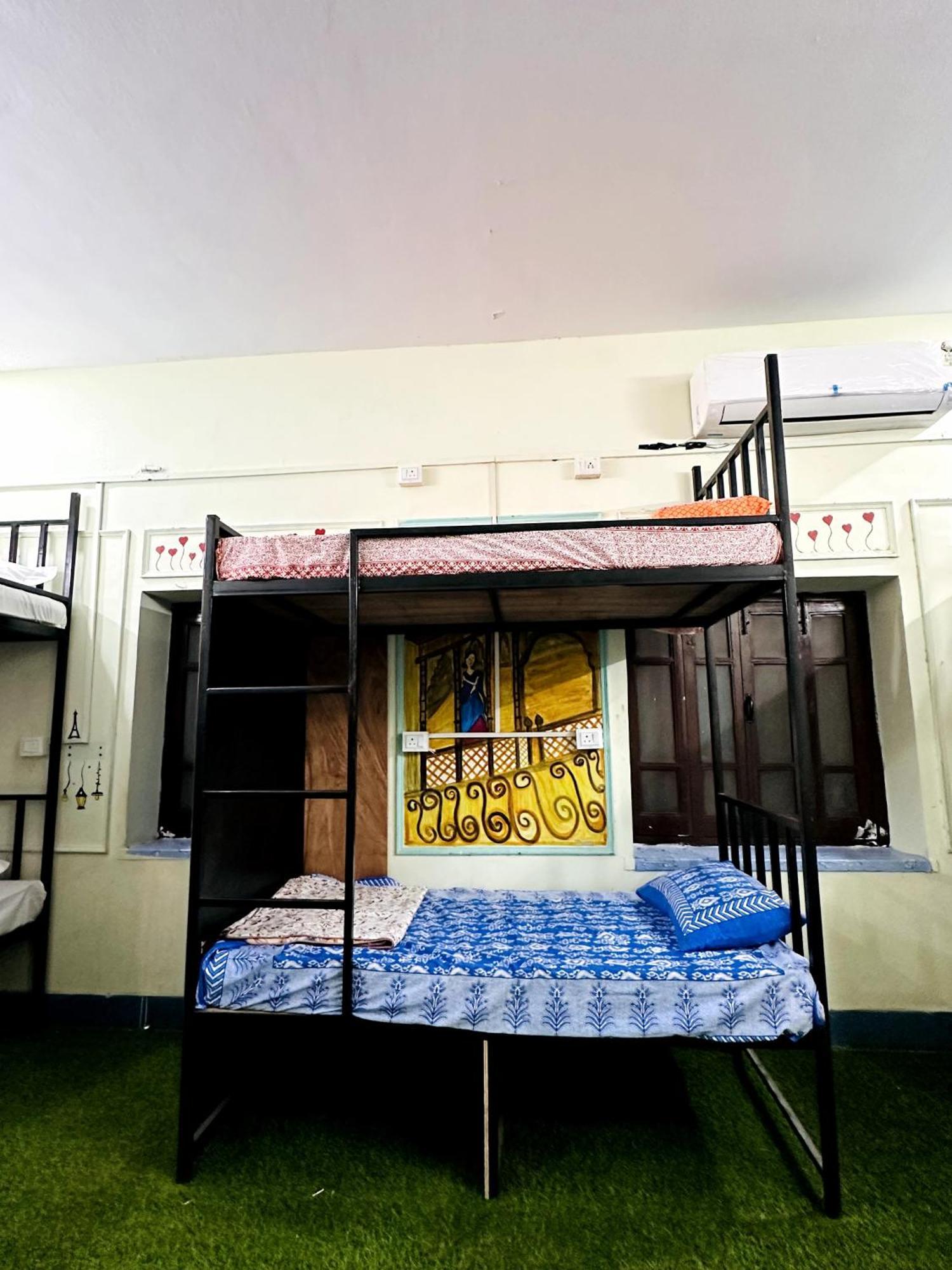 Blue Town & Cafe Homestay *