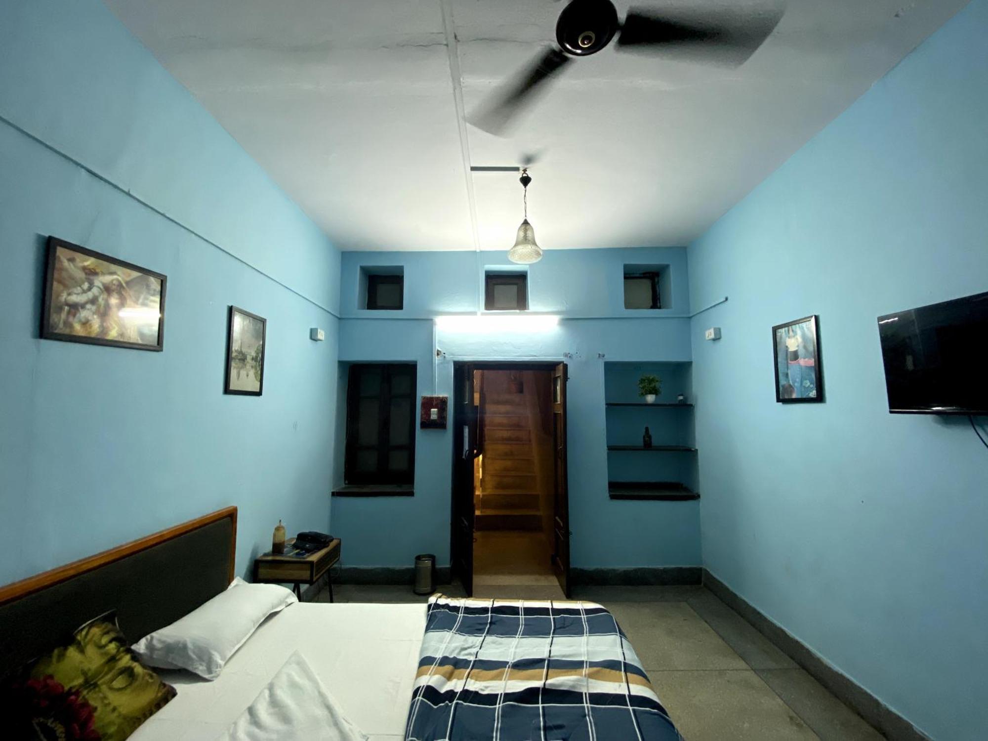 Blue Town & Cafe Homestay