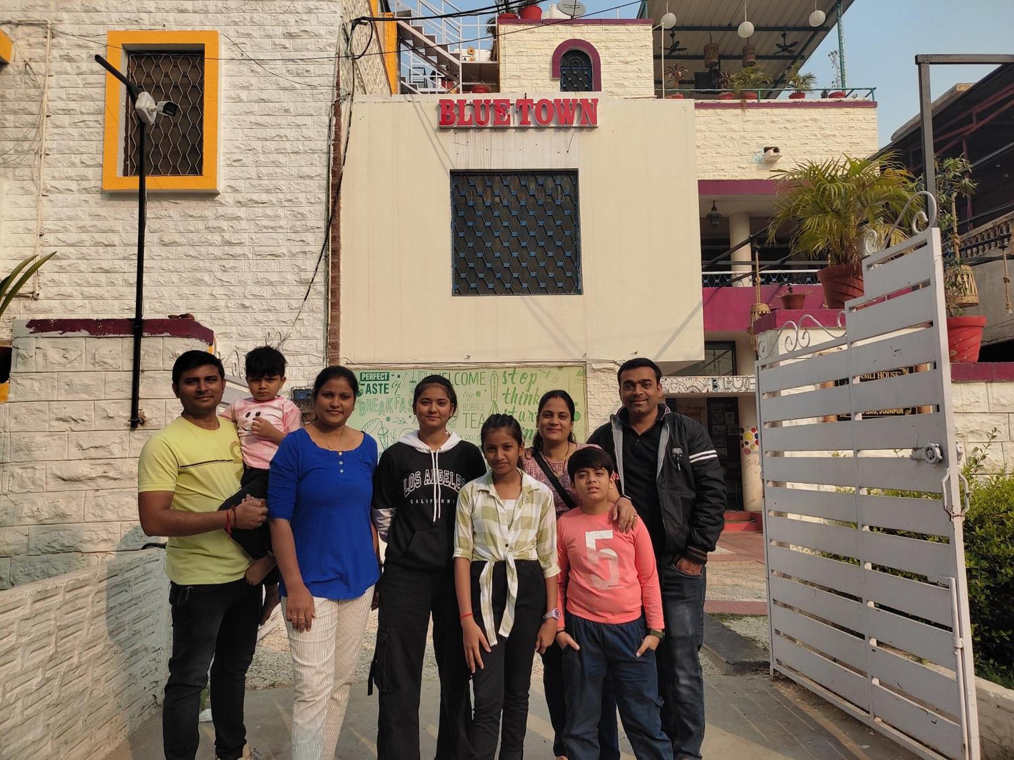 Homestay Blue Town & Cafe *