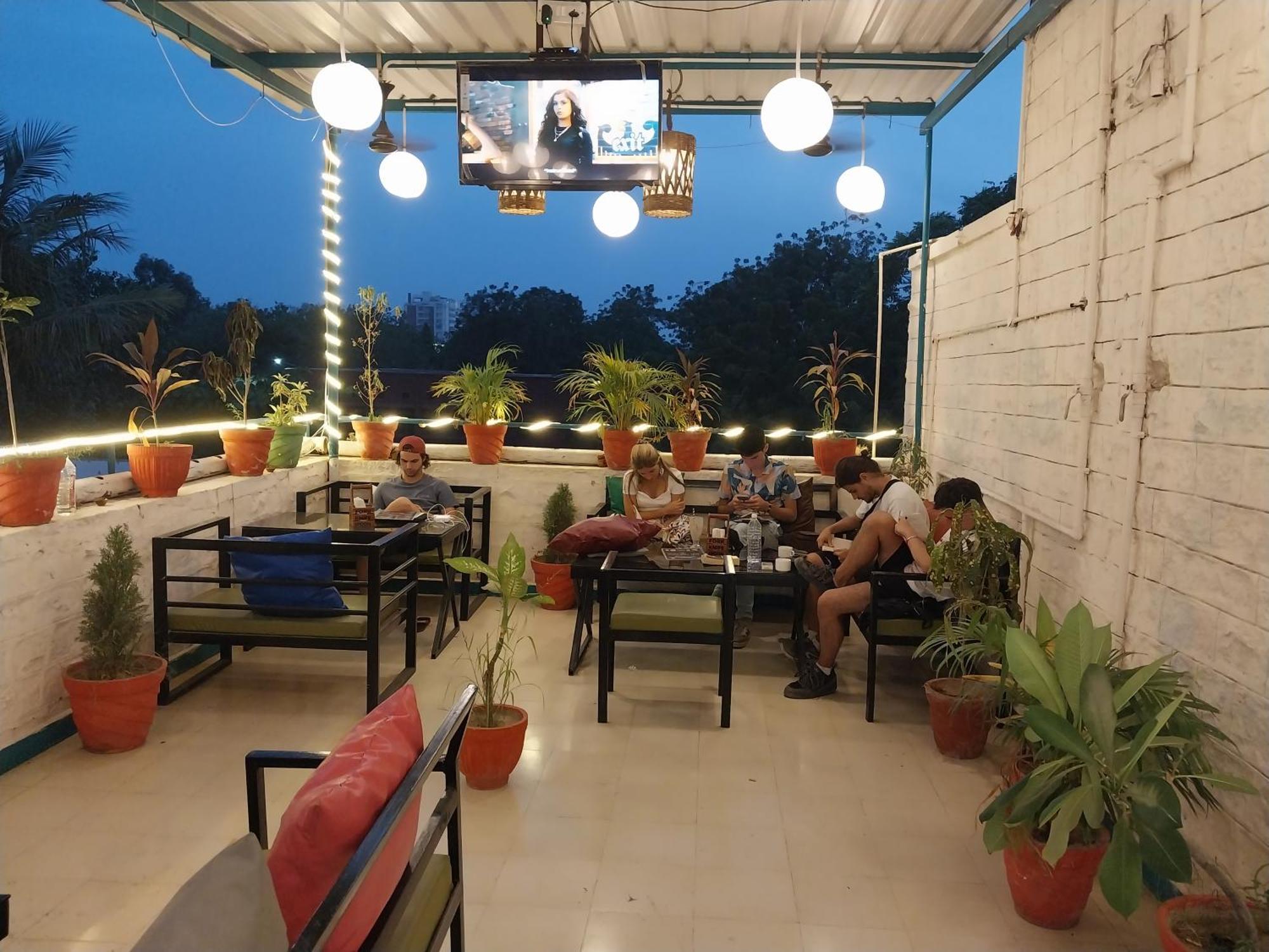 Homestay Blue Town & Cafe *