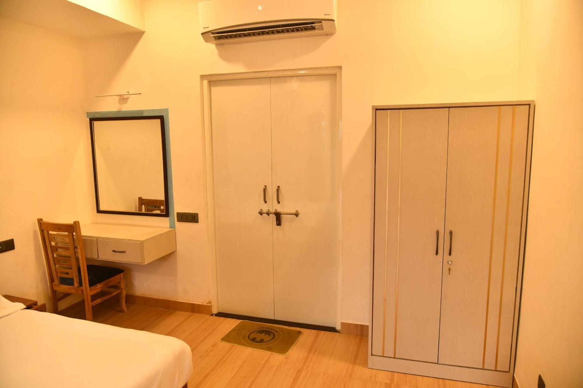 Irish Courtyard Hotel 3*