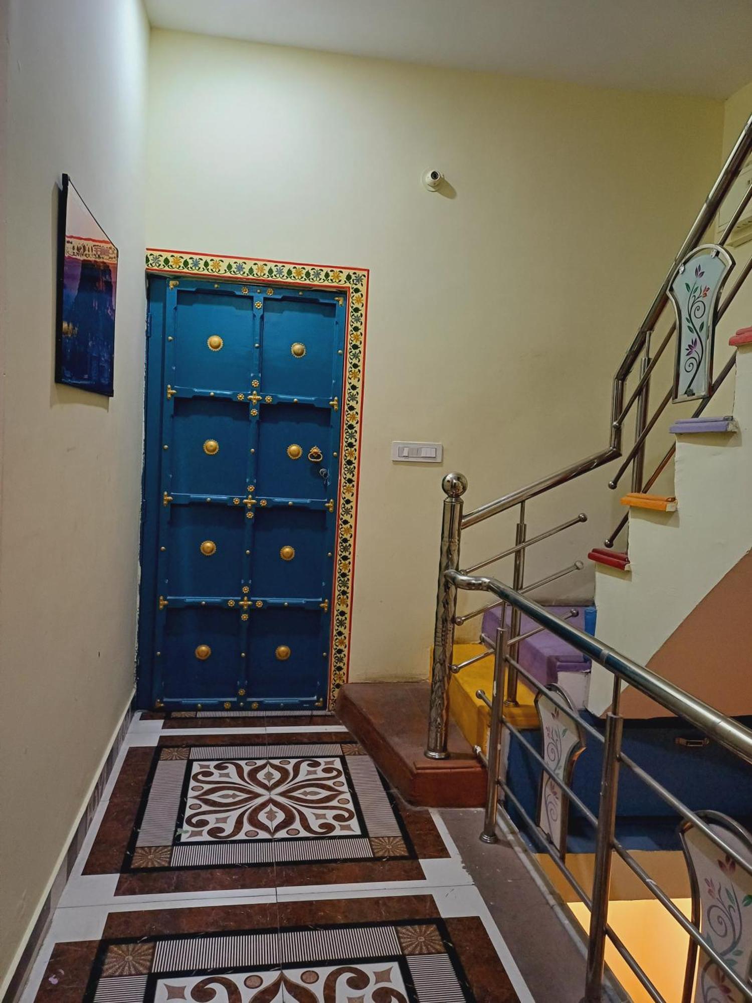 The Mehran Way Homestay Hotel *