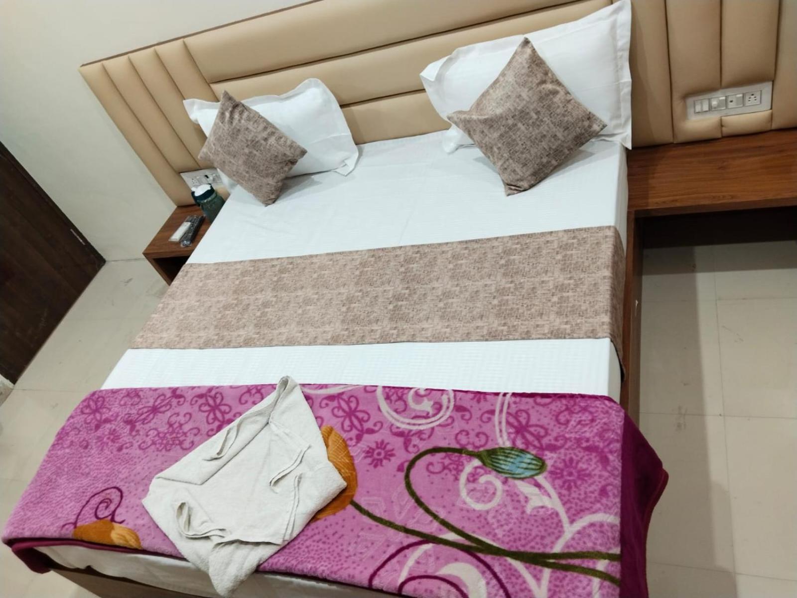 Hotel Siddhi Vinayak 2*