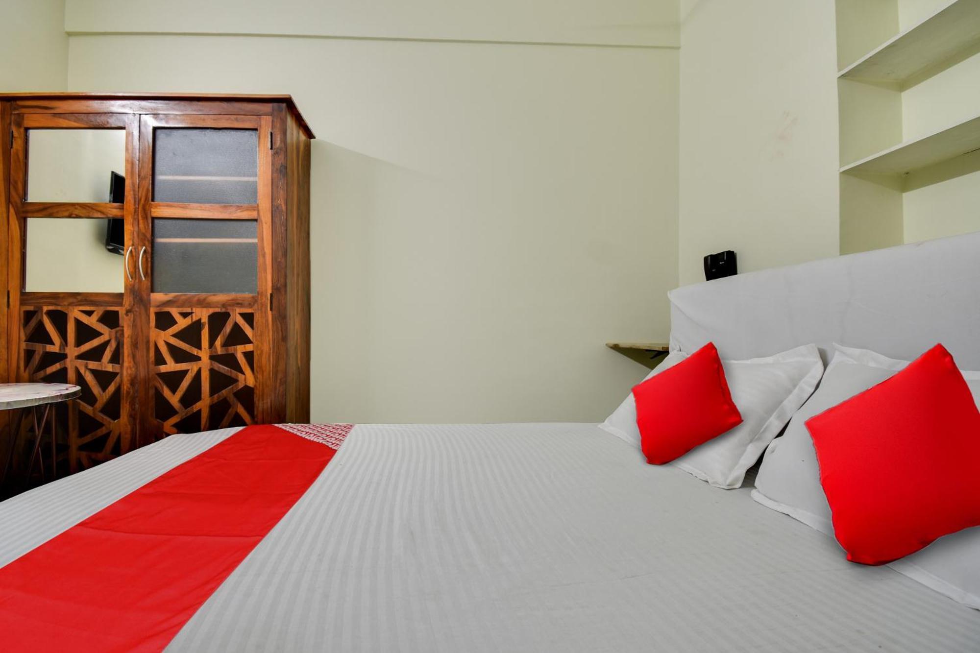 O Azad Hotel