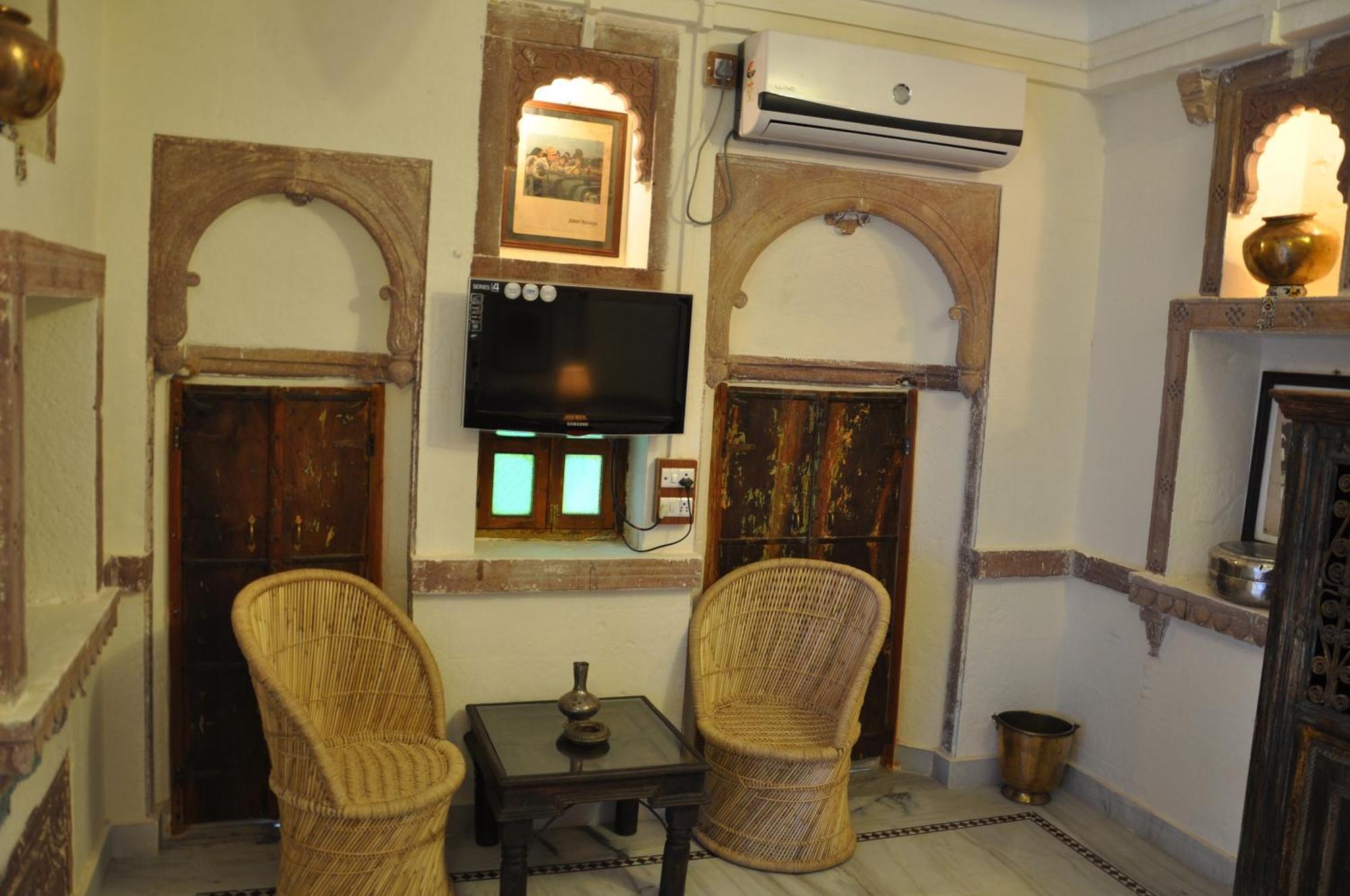 Juna Mahal Boutique