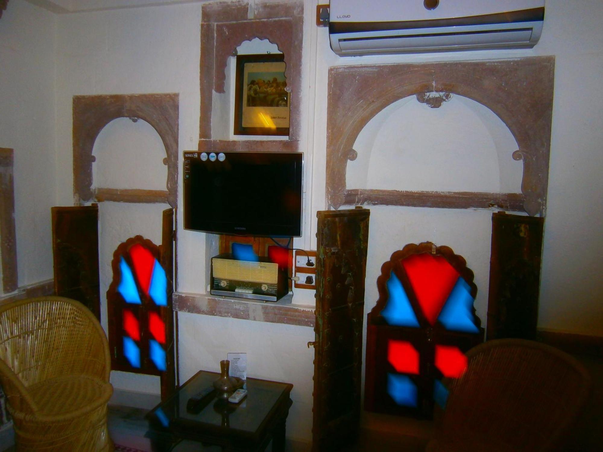 Juna Mahal Boutique