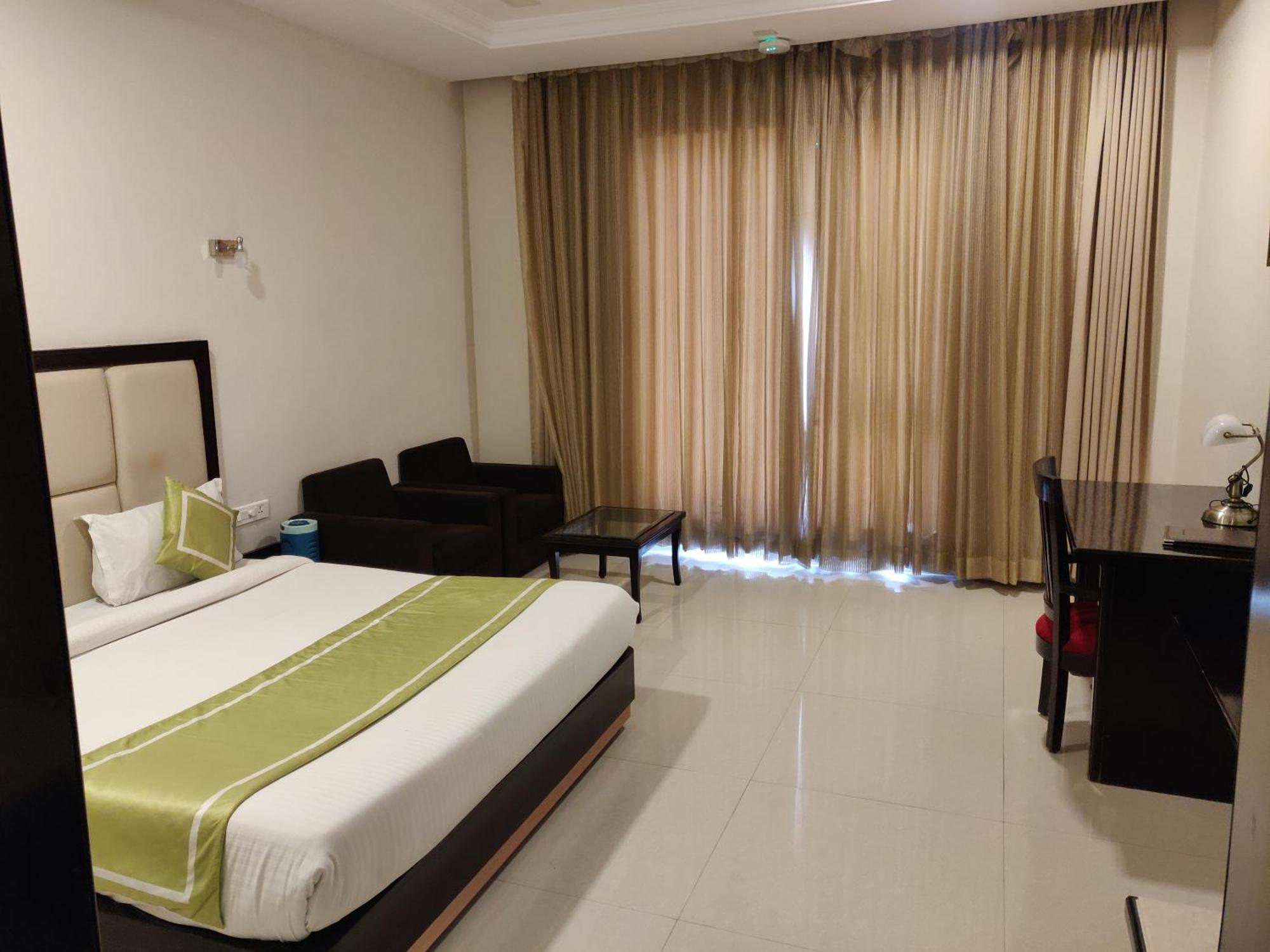 Chandra Grand Hotel