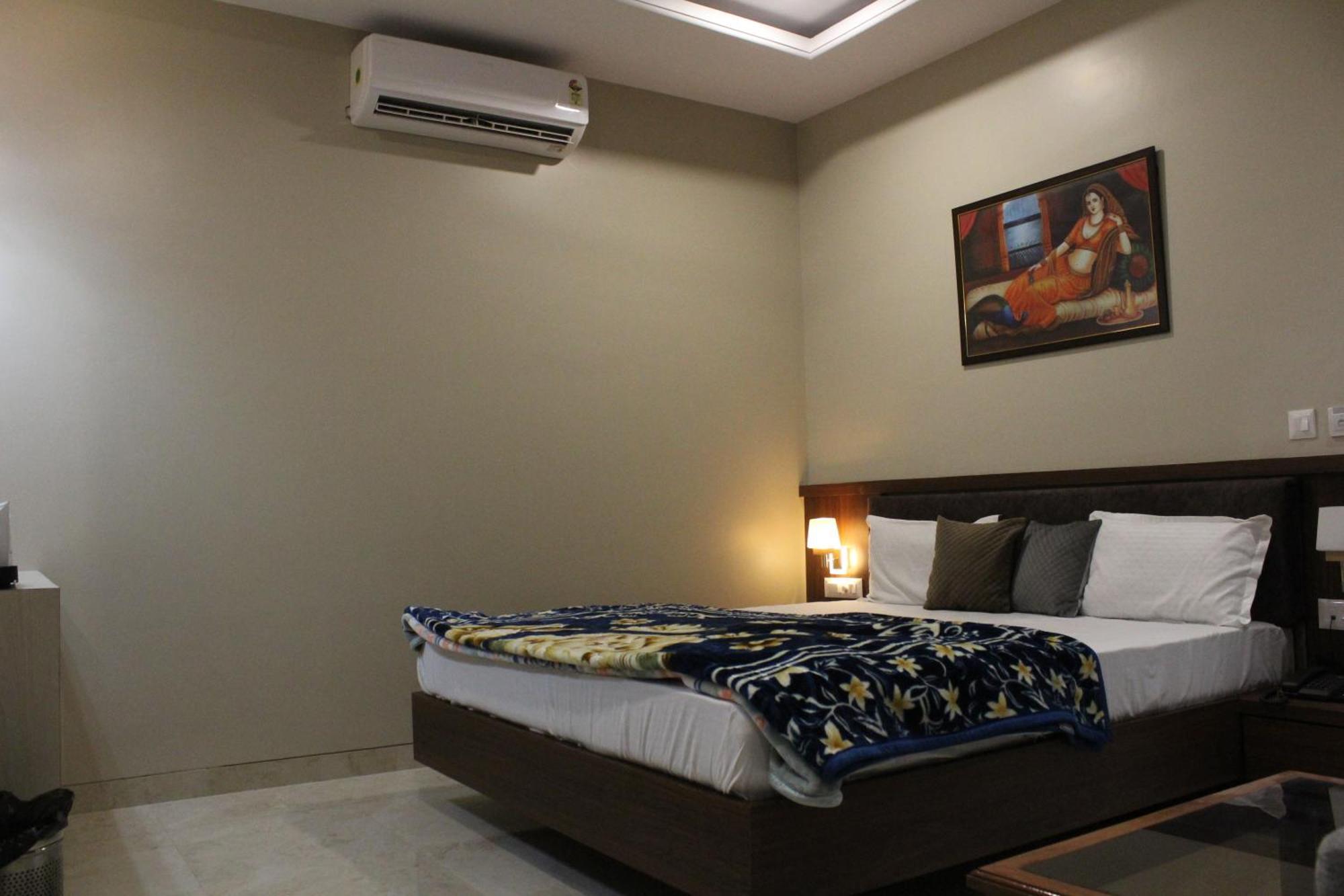 Hotel Shiv Hari Heritage 4*