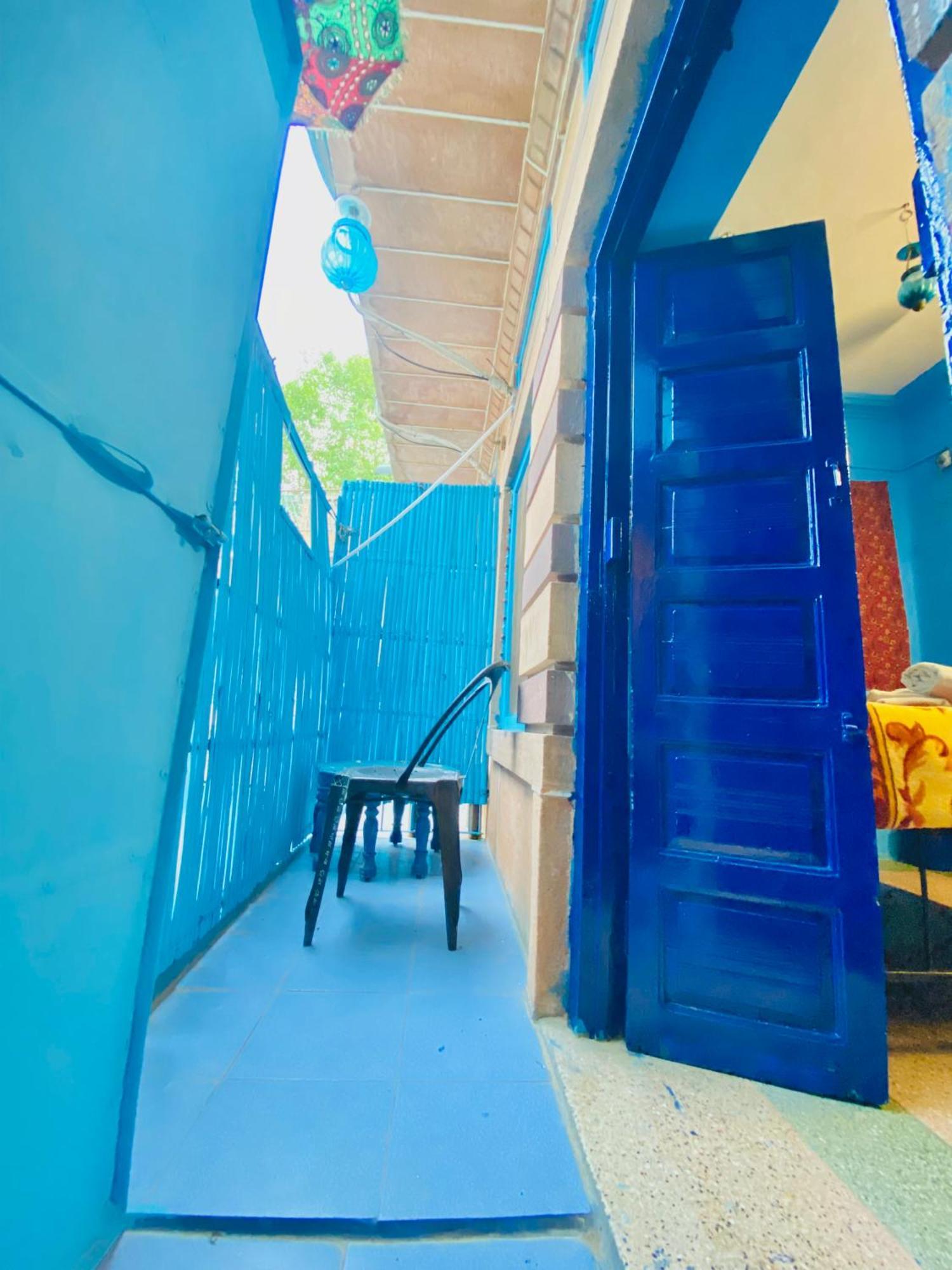 Bob Hostel