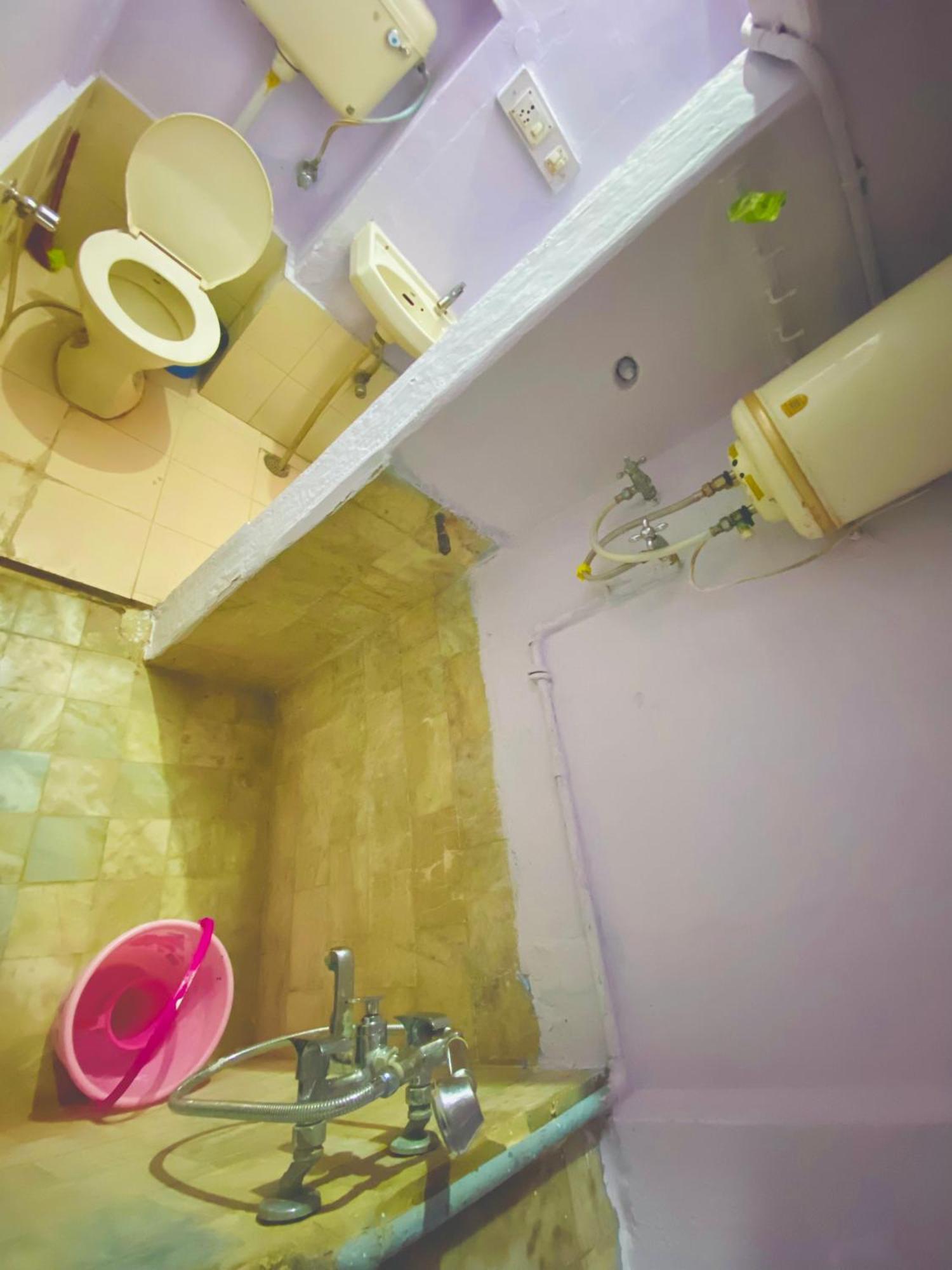 Bob Hostel