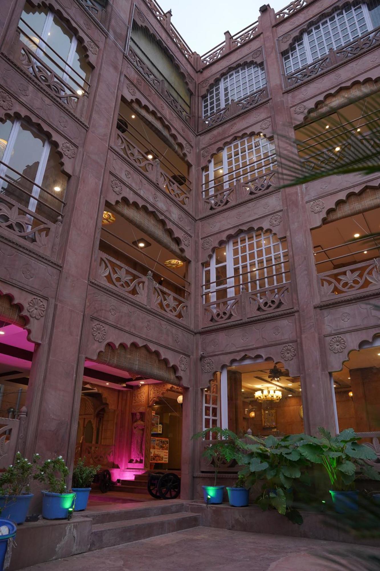 Hotel Om Heritage Haveli