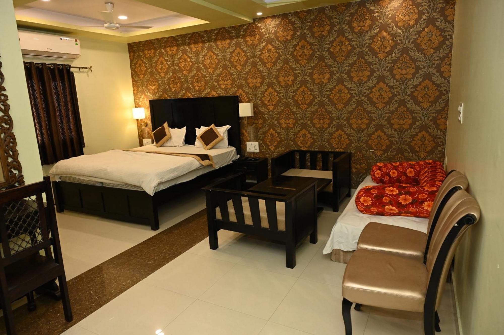 Om Heritage Haveli 3*