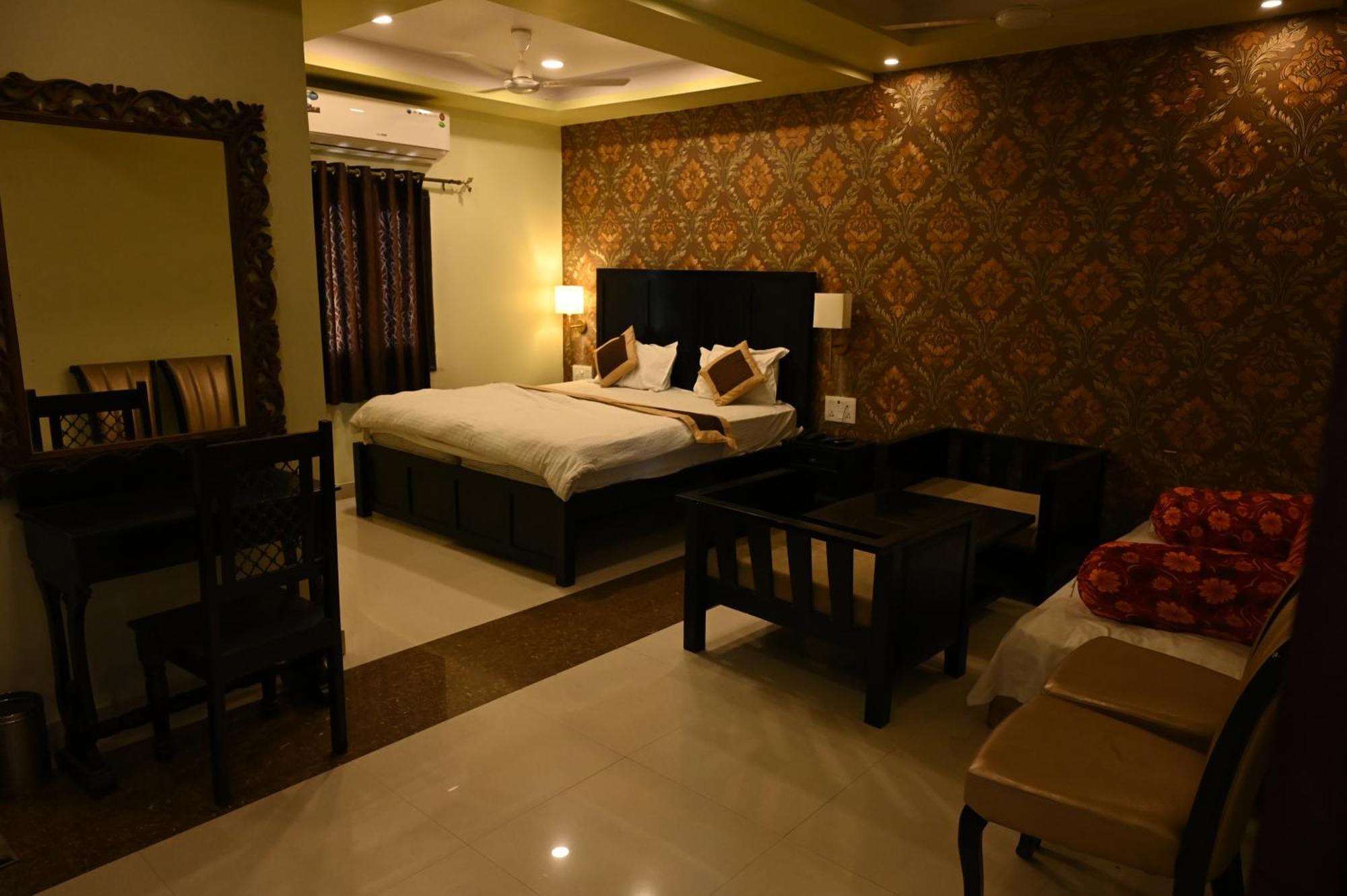 Om Heritage Haveli Hotel 3*