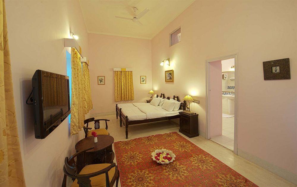 Madho Hotel