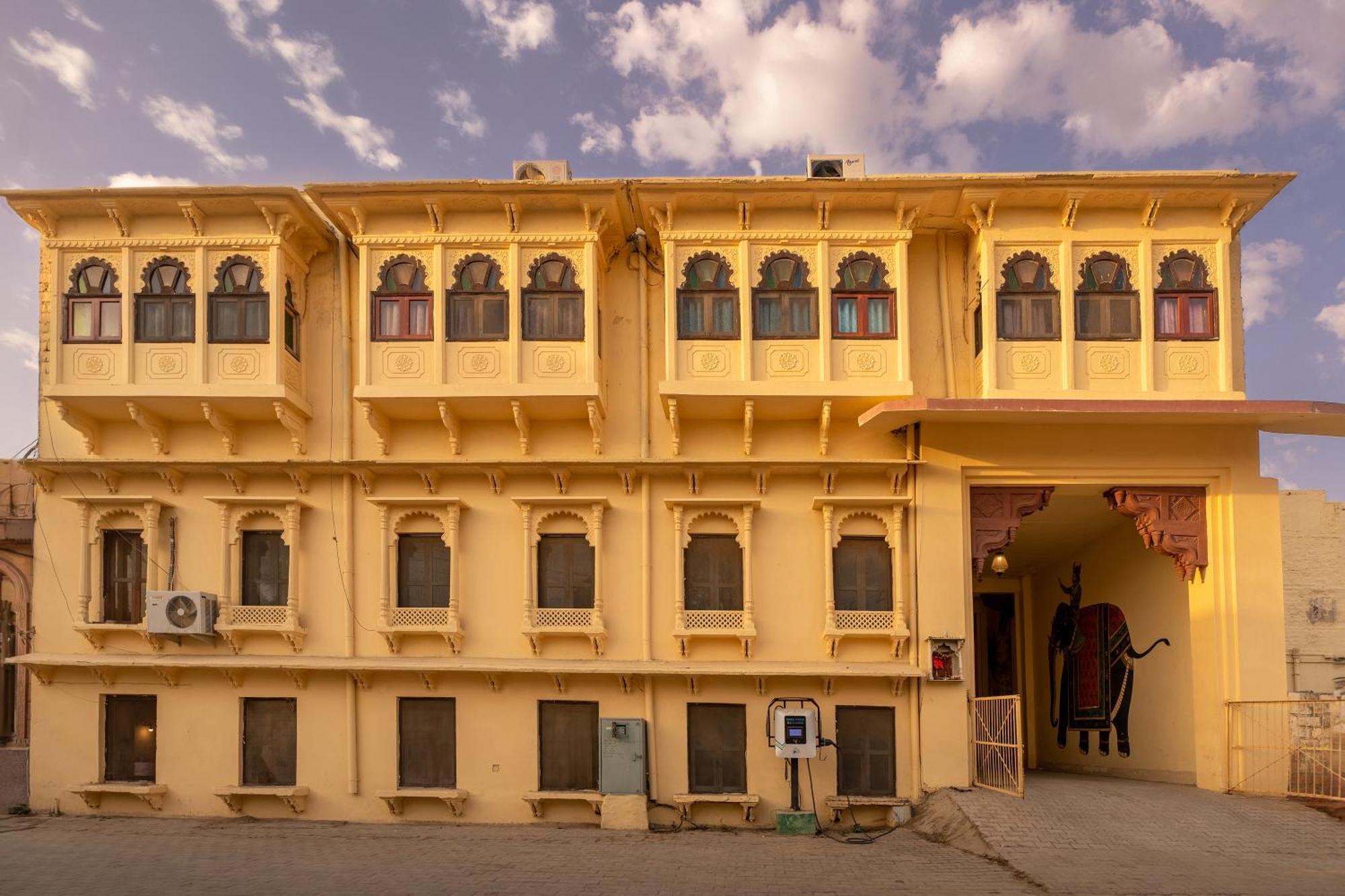 Hotel Jhalamand Garh, Jodhpur Jodhpur (Rajasthan)