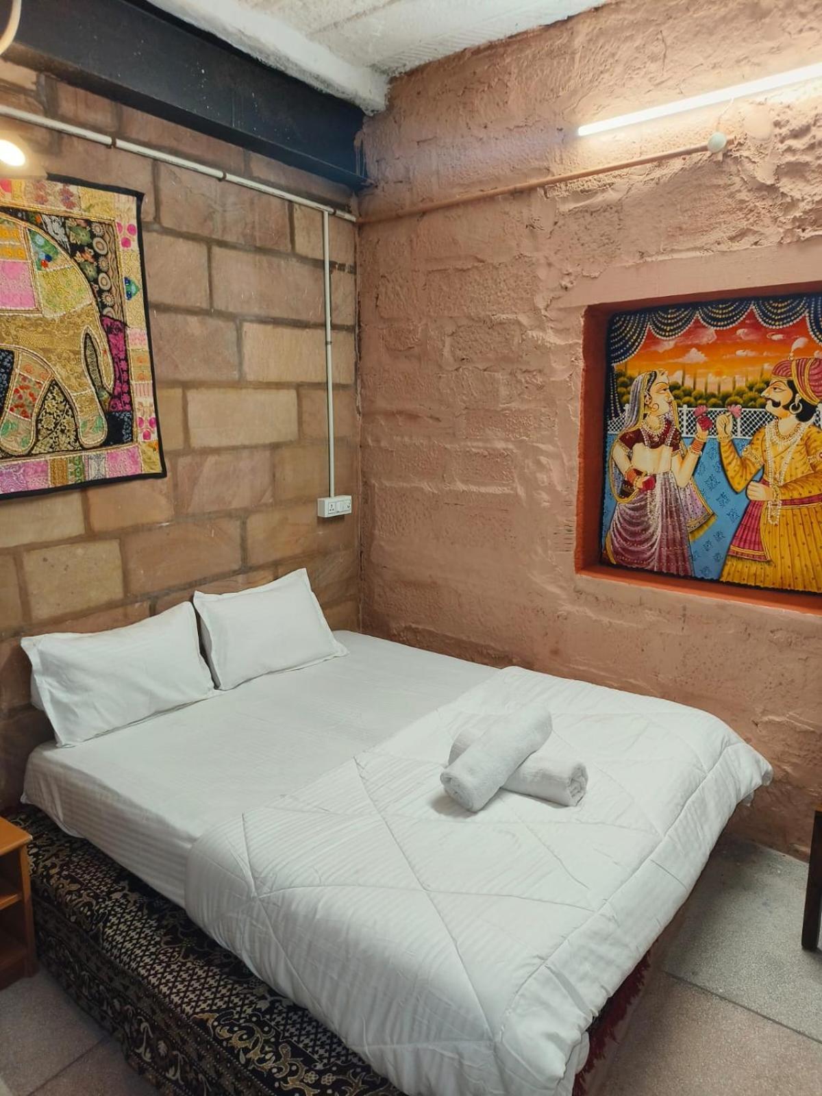 Neel Mahal The Heritage Haveli Hotel