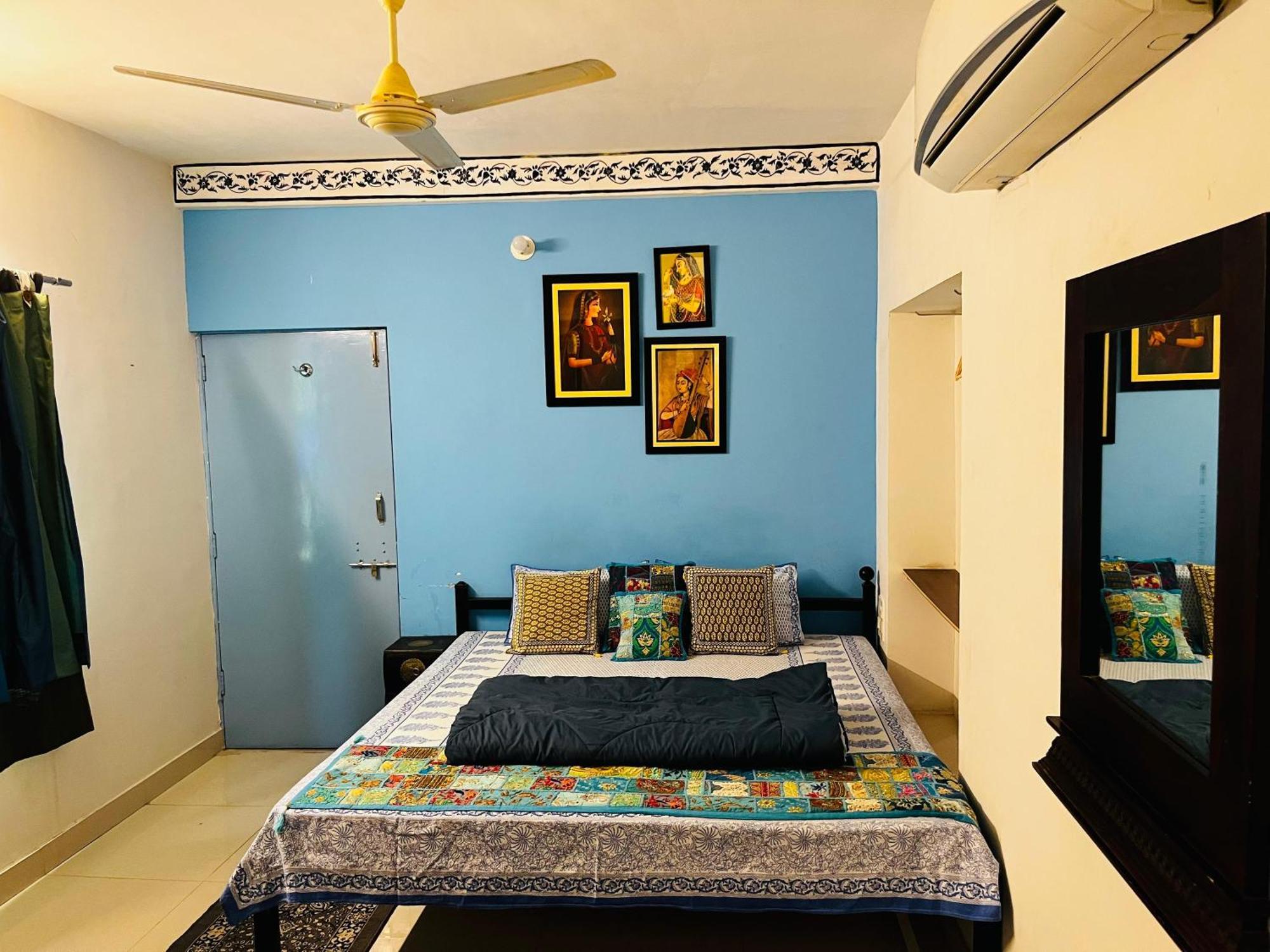 Aura - The Haveli