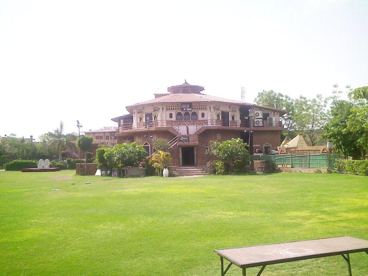 Hotel Nirali Dhani 3*