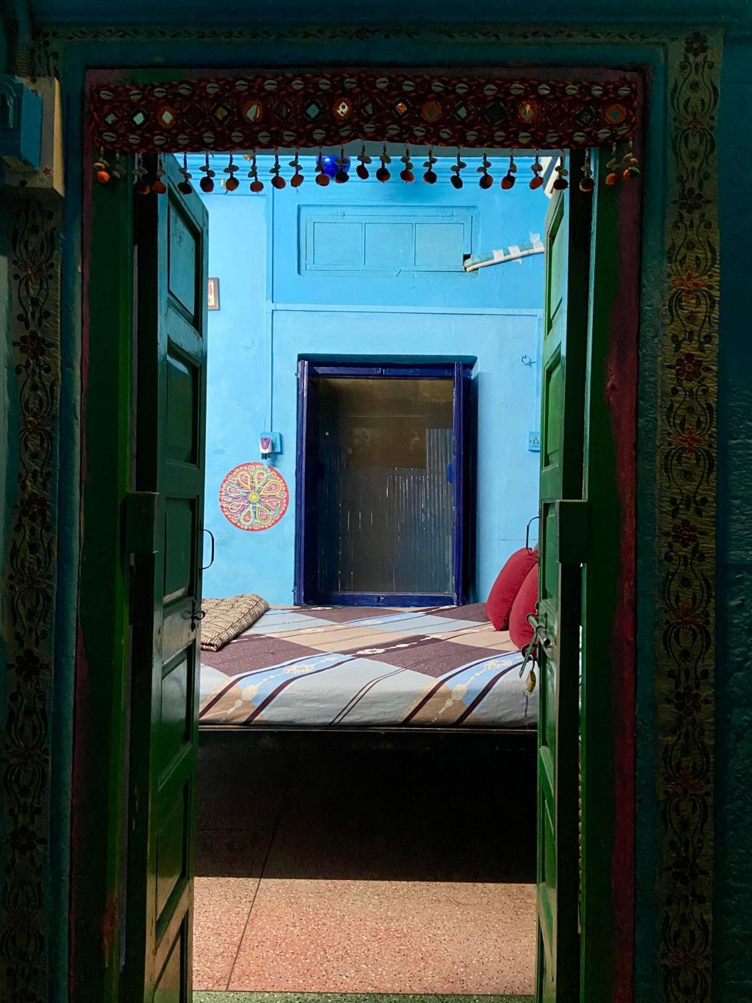 Bob Hostel