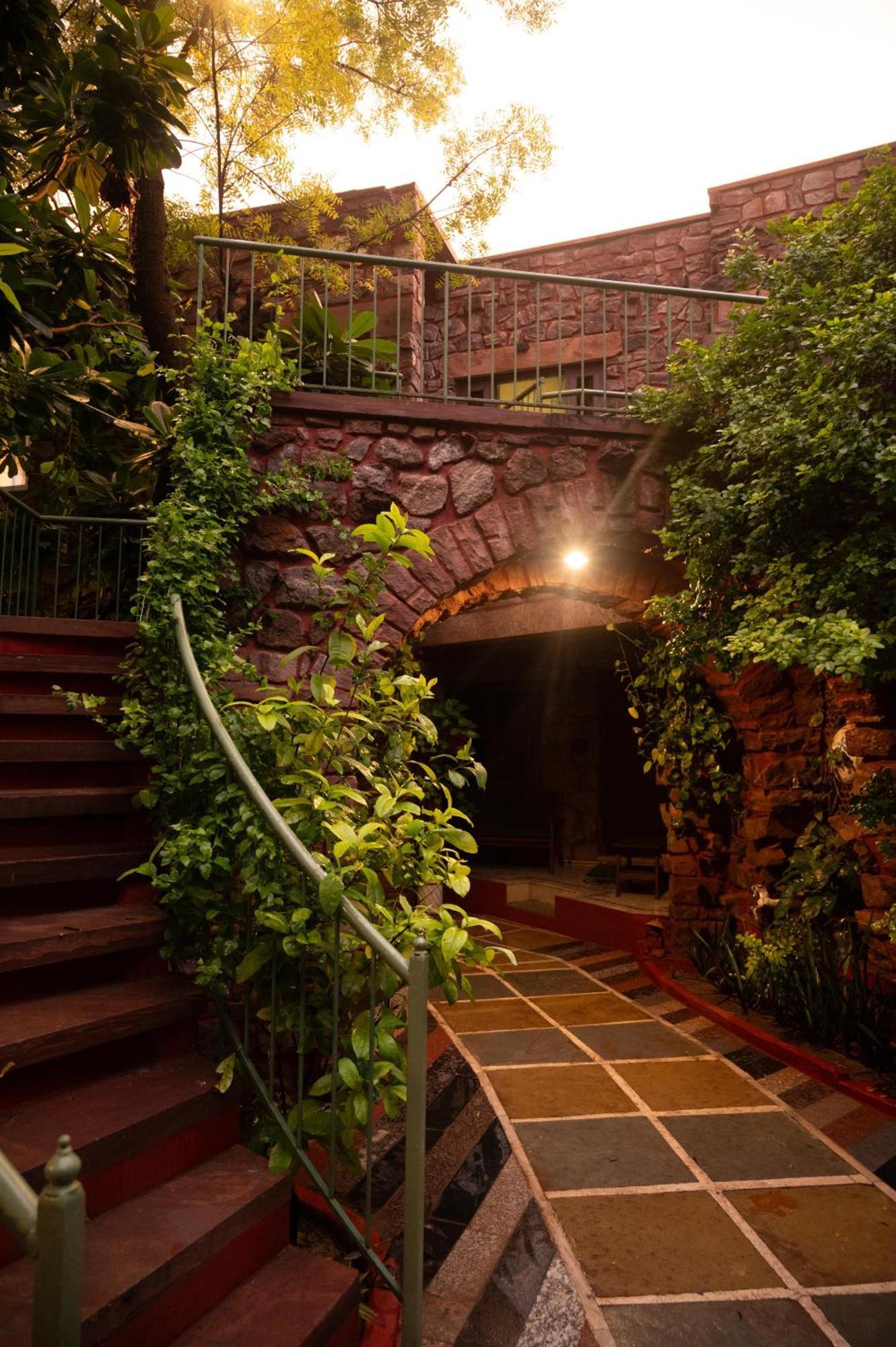 The Mandore - A Leafy