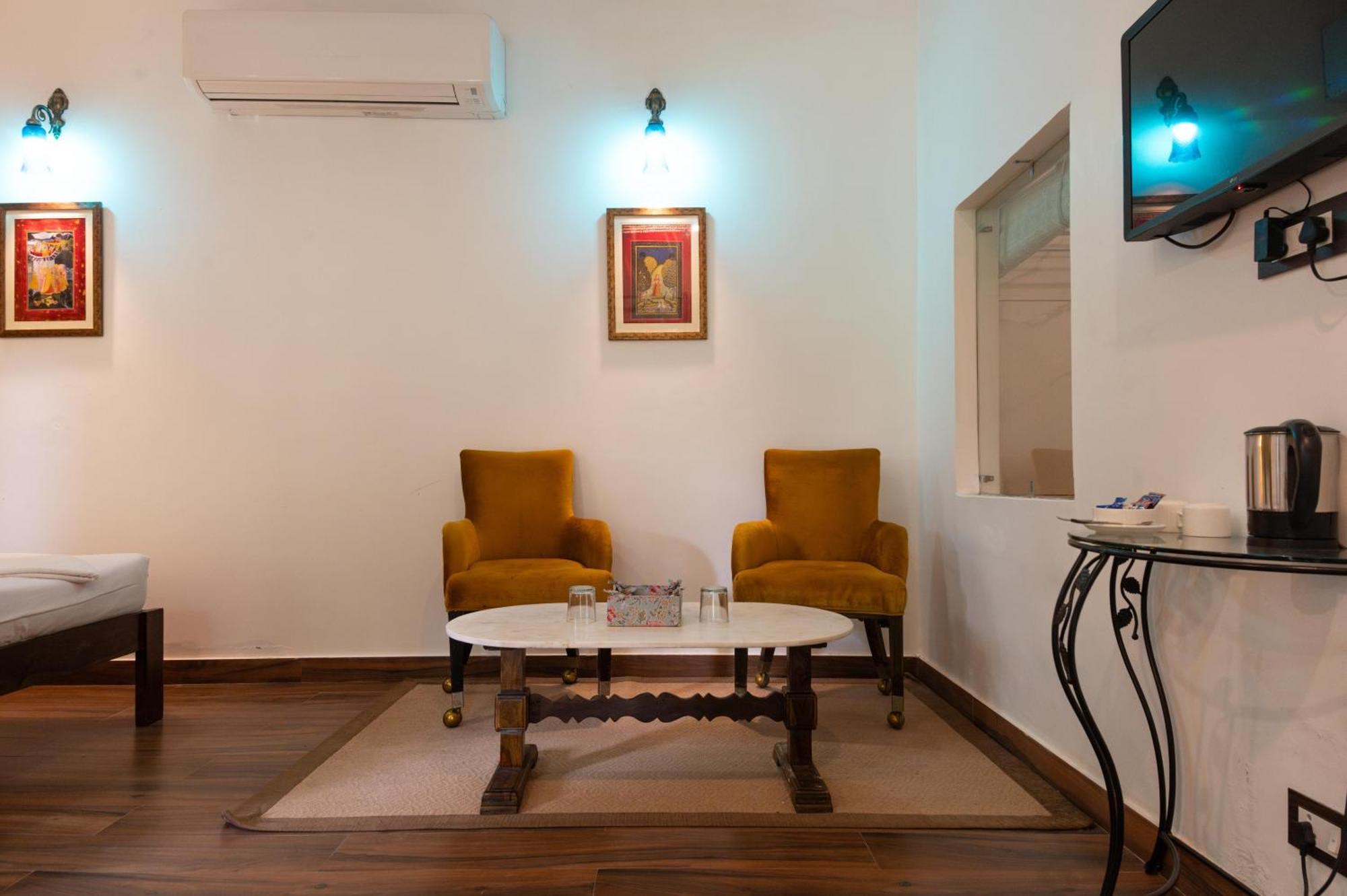 The Mandore - A Leafy Bed & Breakfast