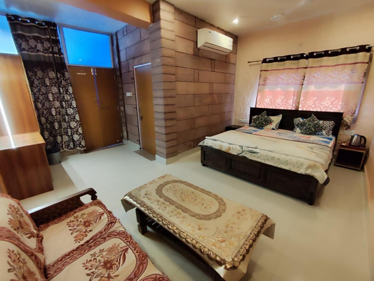 Gopal Home Stay & Guest House Homestay *
