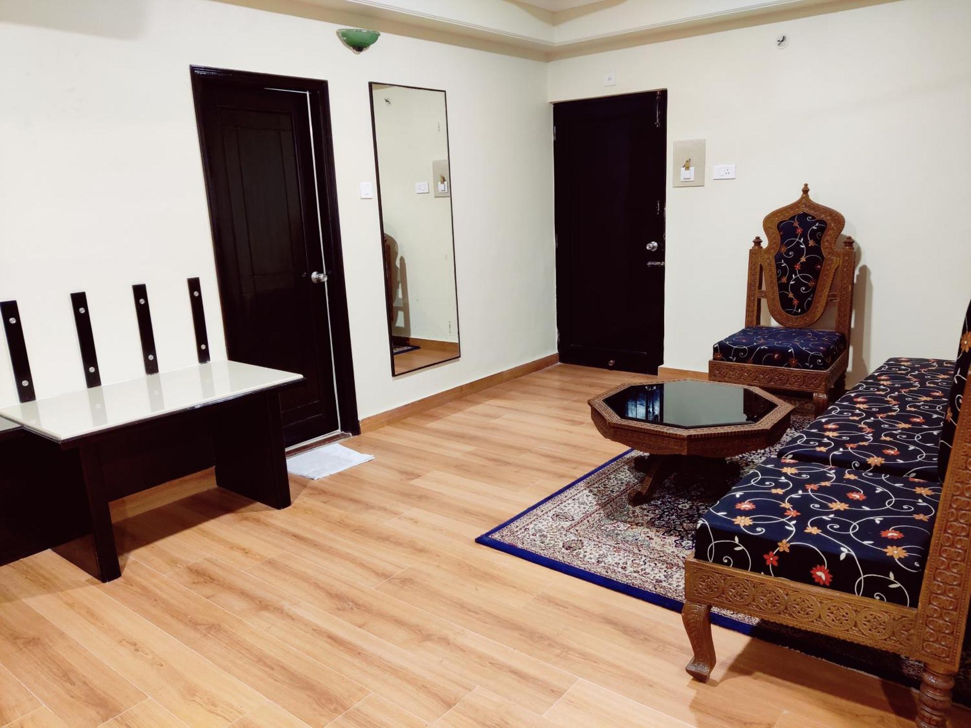 Chandra Hotel 3*